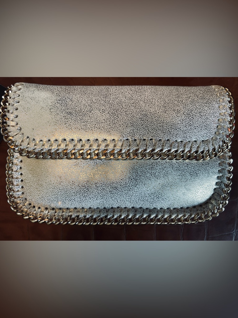 Sondra Roberts White with Gold flecks ,chain-edge trim and long chain. NWT